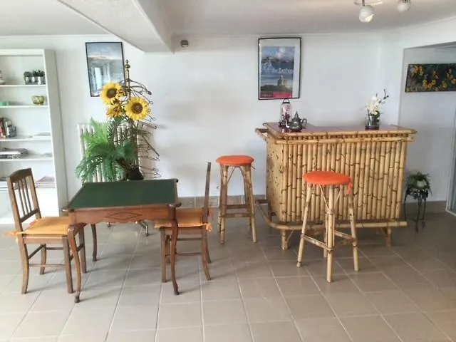 Coutain Face דירה אגון קוטוויל